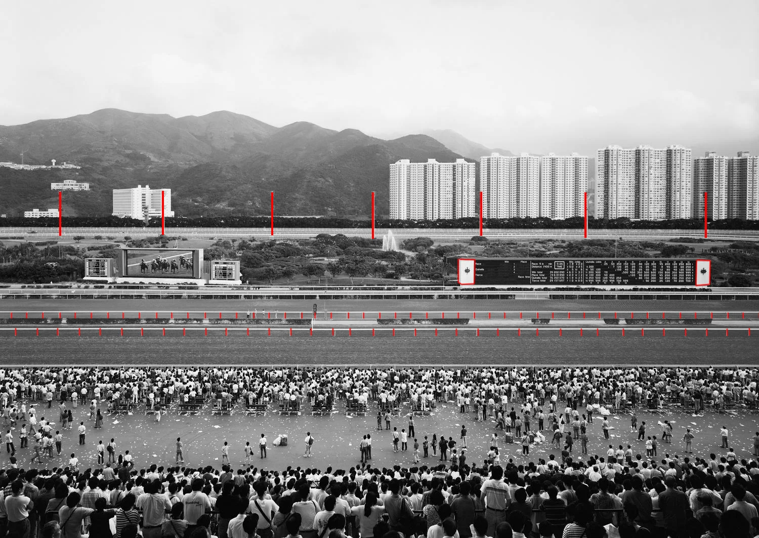Andreas Gursky's Banded Composition - Horoma's Library - Obsidian
